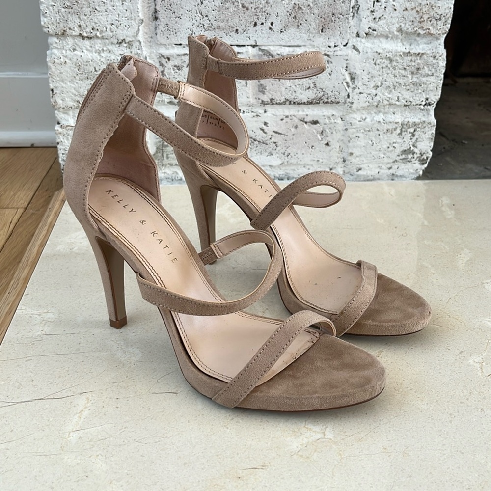 Kelly & Katie beige heels